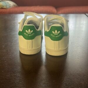 Toddler Adidas Stan Smith. 8.5k like new 🍃
